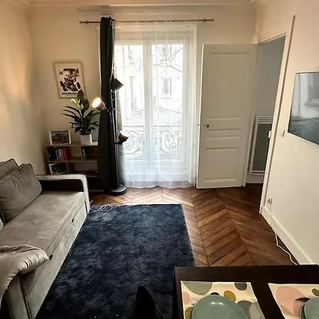 T2 In Apartment